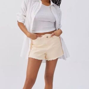 BDG Urban Outfitters Cream Denim Distressed Waist Vintage Mom Jean Shorts NWT!